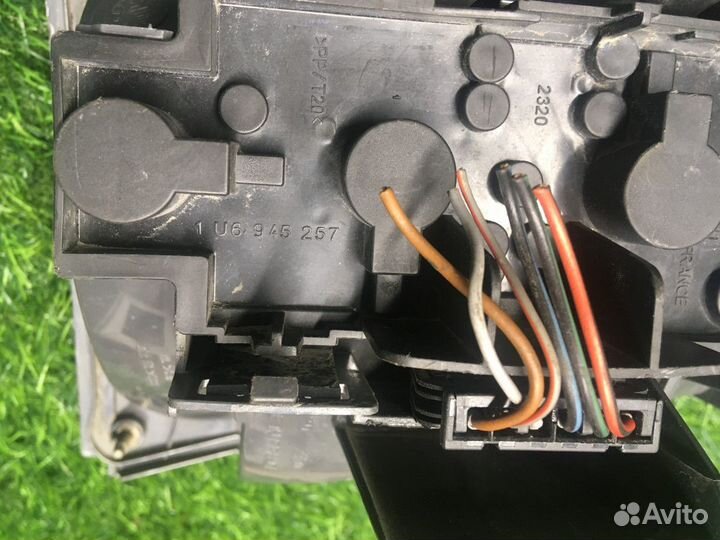 Фонарь правый Skoda Octavia а4 (96-00г)