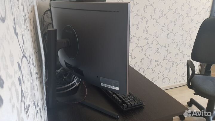 Монитор Samsung C27FG73FQ