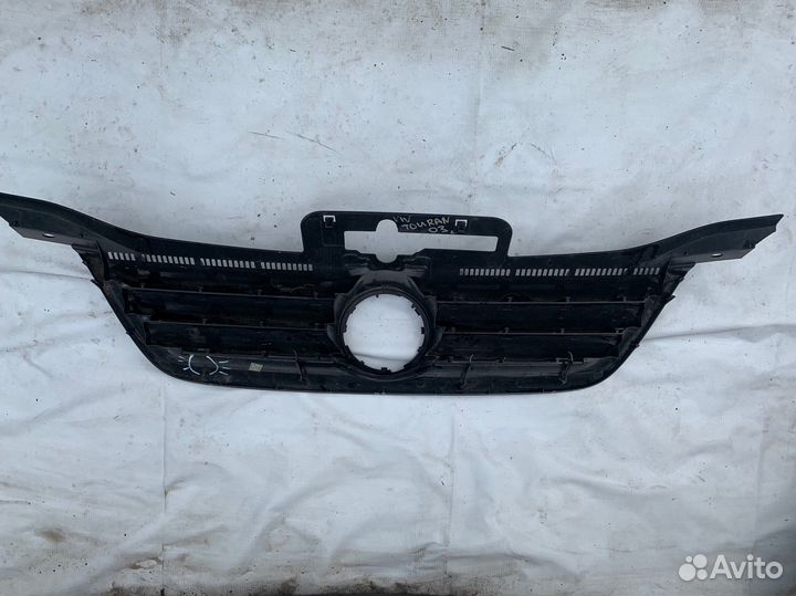 Решетка радиатора Volkswagen Touran