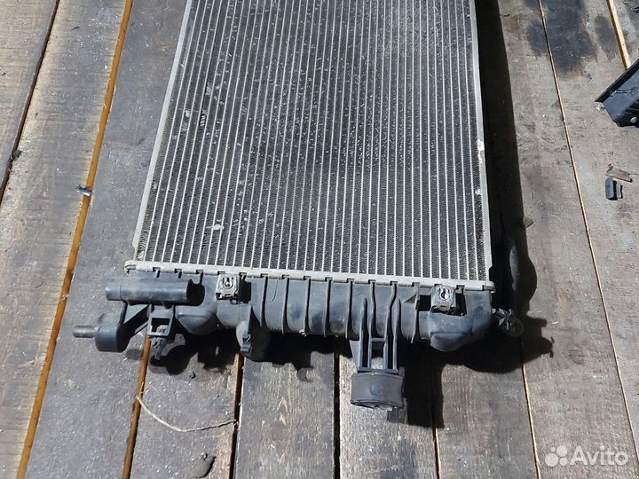 Радиатор охлаждения Опель Зафира Б Астра Н