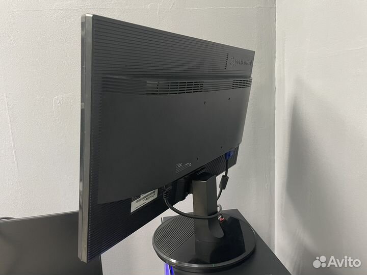 Монитор 22 дюйма