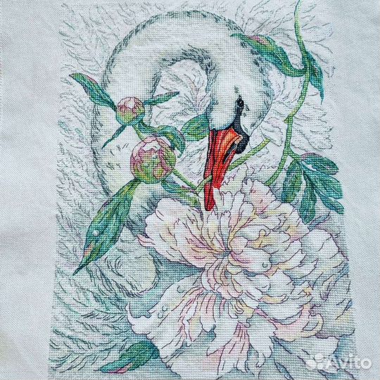 Картина, вышивка крестом, лебедь, пионы