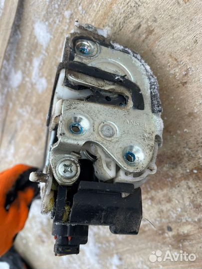 Ланцер 9 замок двери задний правый