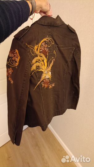 Куртка с вышивкой