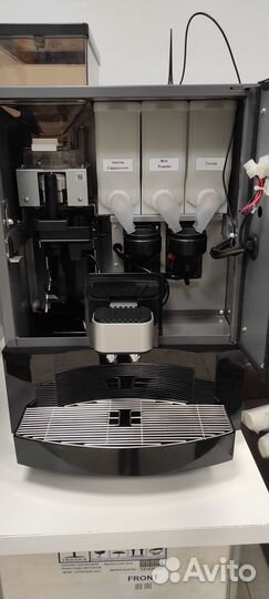 Профессиональная кофемашина для кофейни