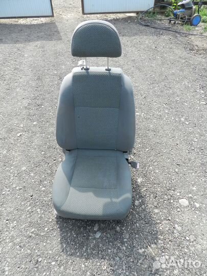 Сиденье переднее правое Chevrolet Aveo T200/Шеврол