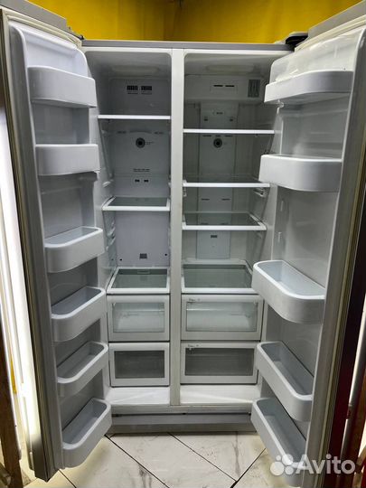 Холодильник side by side Samsung