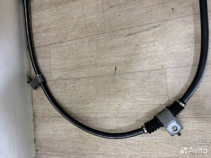 Трос ручника задний правый Mitsubishi Lancer 10