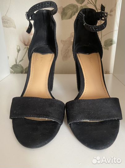 Босоножки stradivarius 36