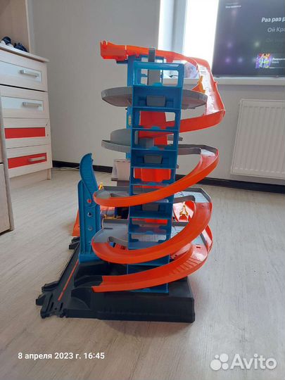 Трек,Парковка,Гараж HOT wheels (хот вилс)