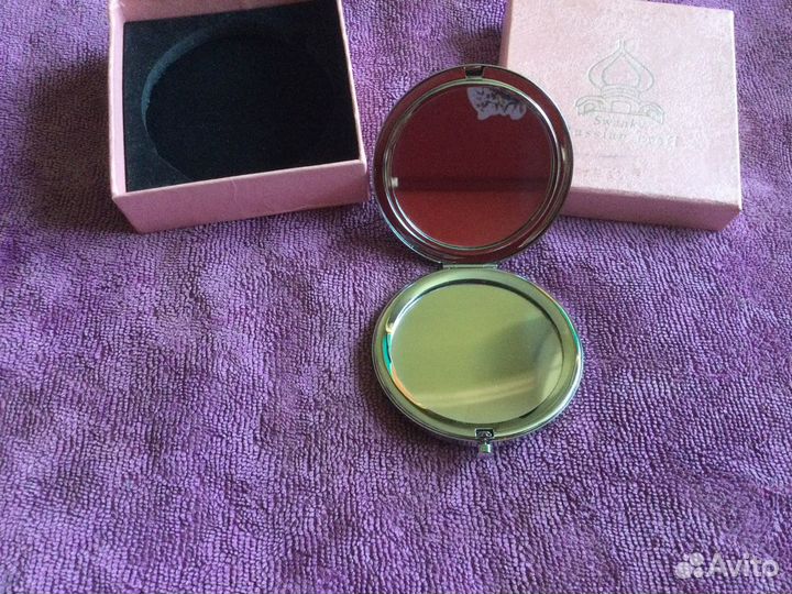 Зеркальце карманное в коробочке