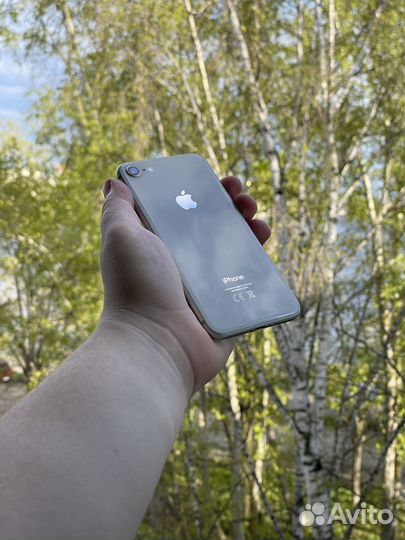 iPhone 8, 64 ГБ