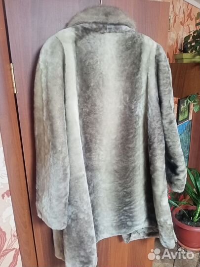 Шуба женская натуральная мутоновая