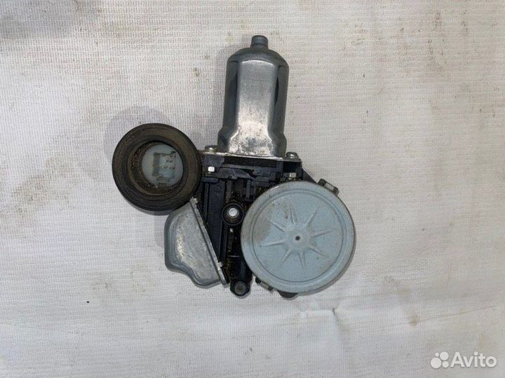 Мотор стеклоподъемника передний правый Toyota