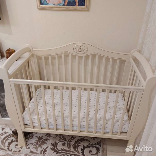 Детская кроватка с маятником, см. описание