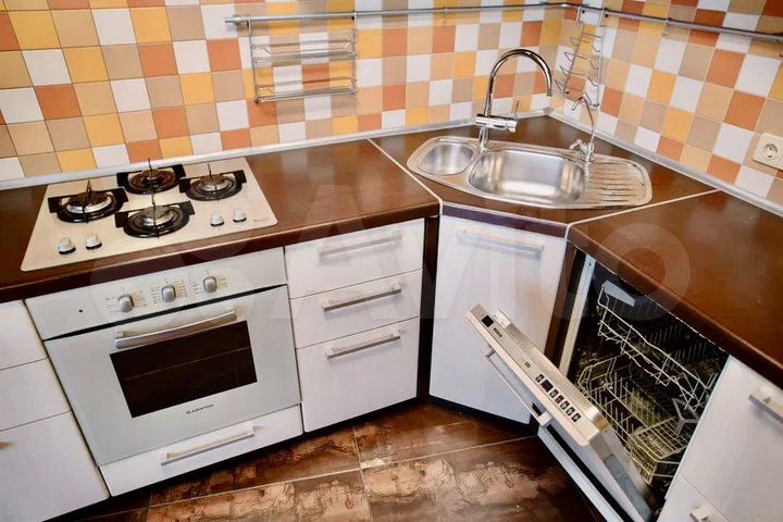 3-к. квартира, 91 м², 4/4 эт.