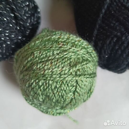 Новые Нитки для вязания Акрил с Люрексом 194 гр