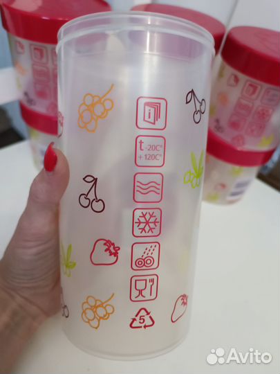 Набор пластиковых контейнеров новый