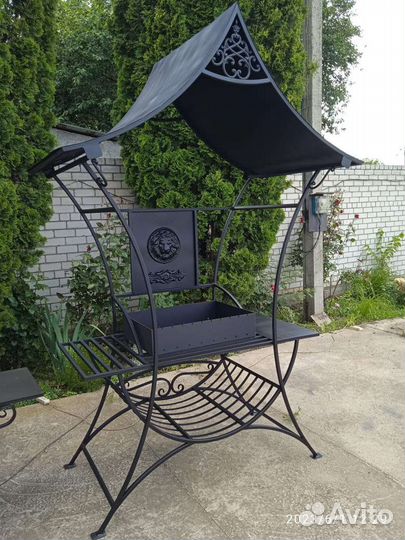 Мангал с крышей