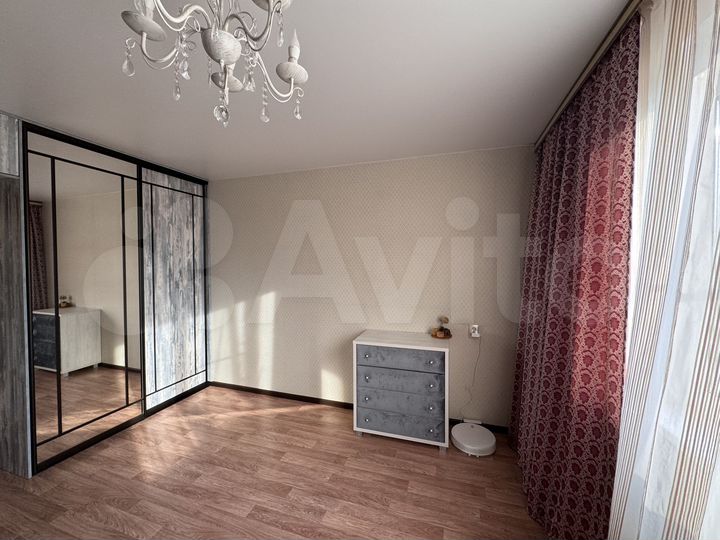 3-к. квартира, 65 м², 8/10 эт.