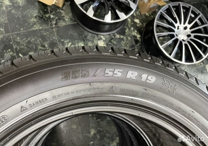 Michelin Latitude Tour HP 255/55 R19 111W