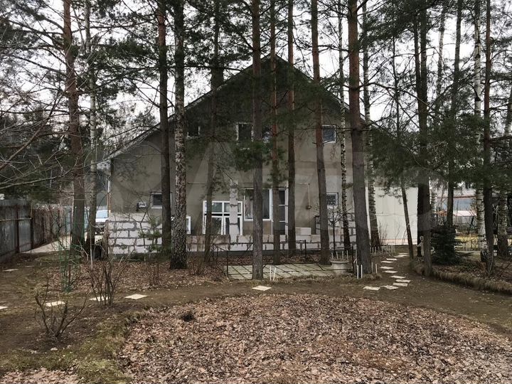 Коттедж 199 м² на участке 12 сот.