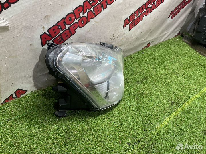 Передняя правая фара альмера G-15