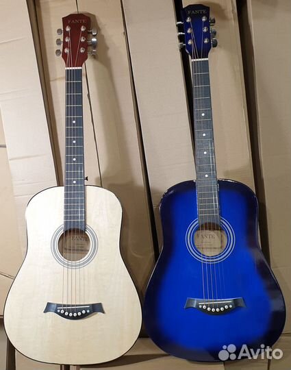 Красивая и звонкая гитара