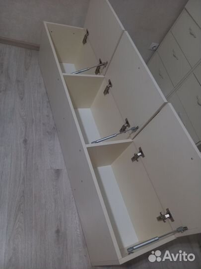 Полка настенная навесная