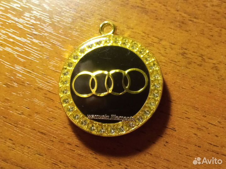 Брелок audi warowski Elements