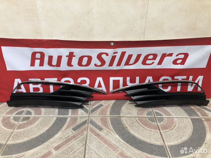 Audi A3 2012 накладка решетка противотуманной фары