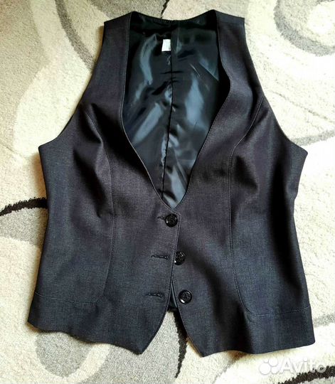 Жилет школьный для девушки