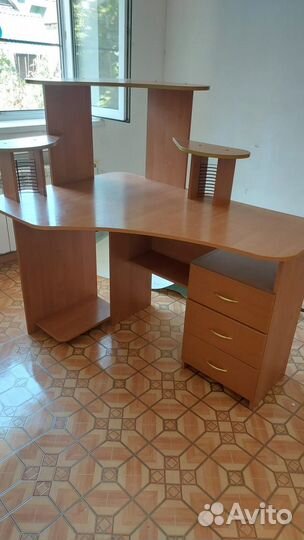 Компьютерный стол