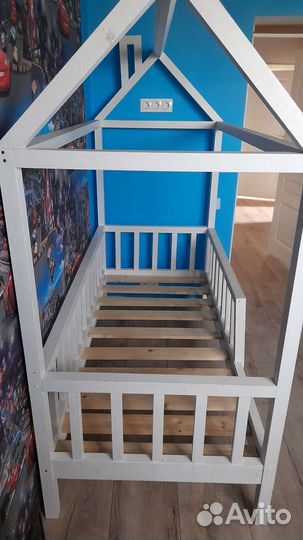 Кровать детская с матрасом
