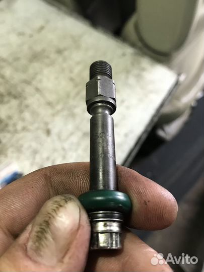 Форсунка топливная Ауди 100С4 Audi 100C4 2.4 AAR