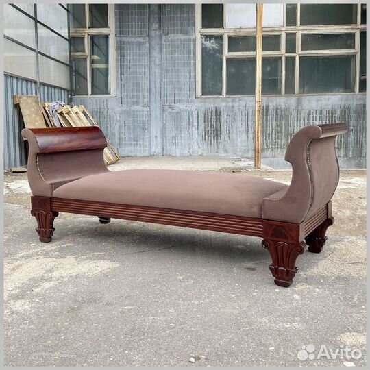 Антикварный диван кушетка 0488