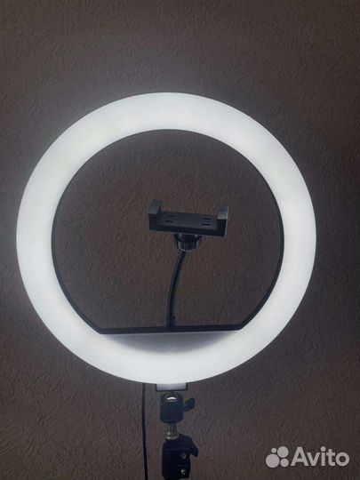 Кольцевая лампа со штативом
