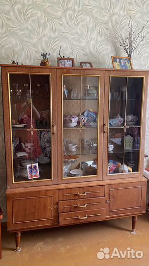 Шкаф сервант