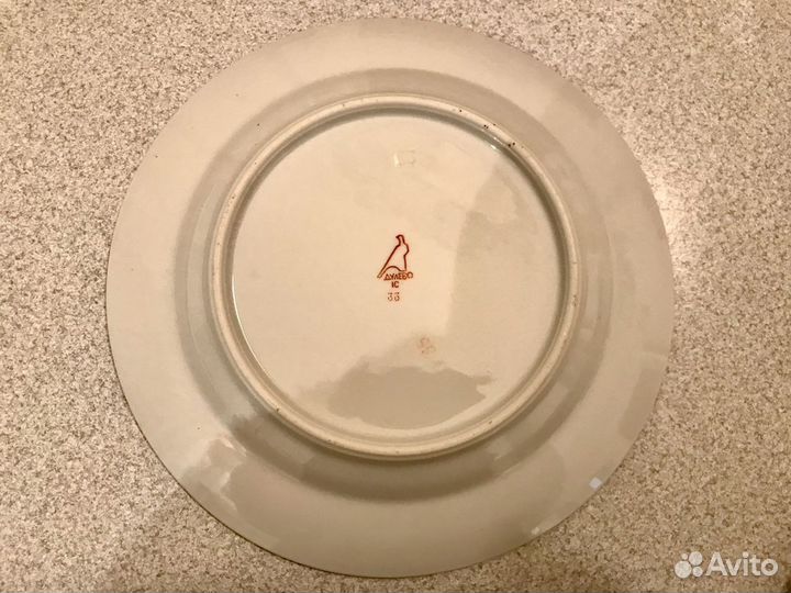 Блюдца и тарелка