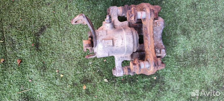 Задние суппорта Renault Scenic 1