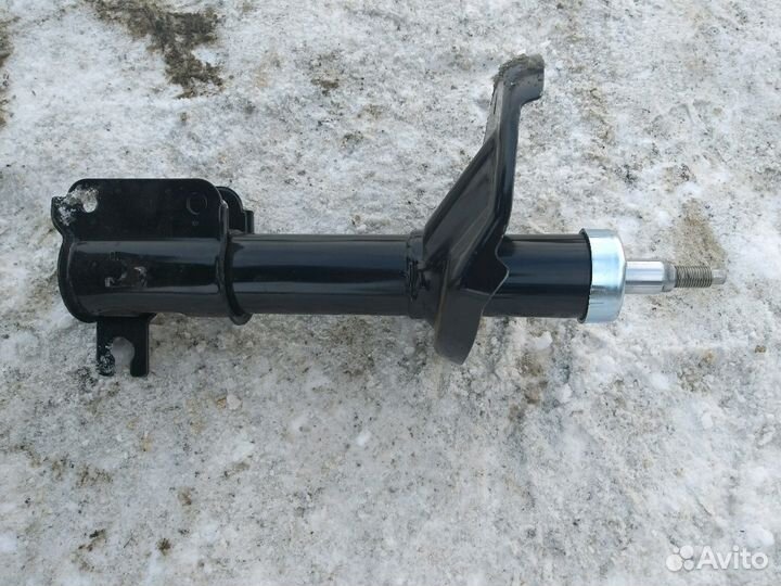 Передняя стойка деу леганза