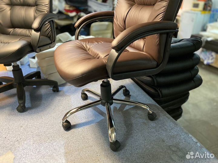 Офисное кресло