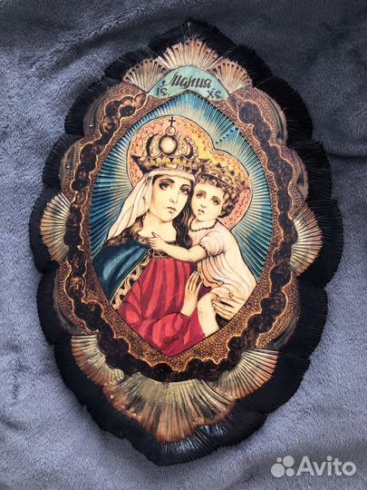 Икона Марии деревянная резная 45,5 х 32,5 см