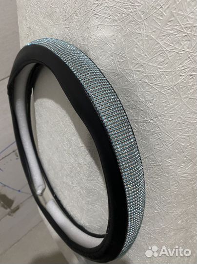 Оплетка на руль со стразами