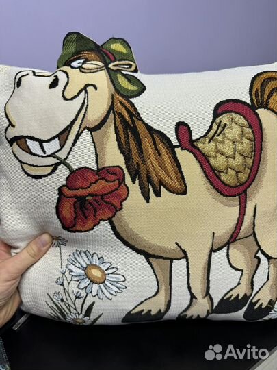 Гобеленовая подушка