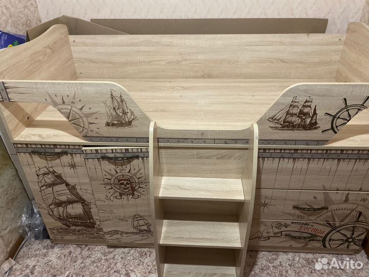 Кровать чердак со столом