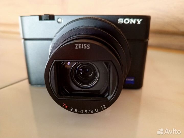Компактный фотоаппарат Sony RX100 VII (DSC-RX100M7