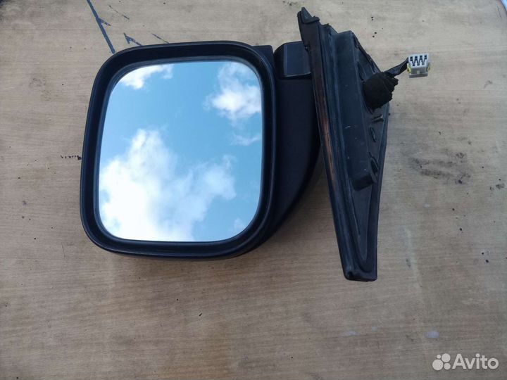 Зеркало переднее правое Mitsubishi Pajero 3 V7W
