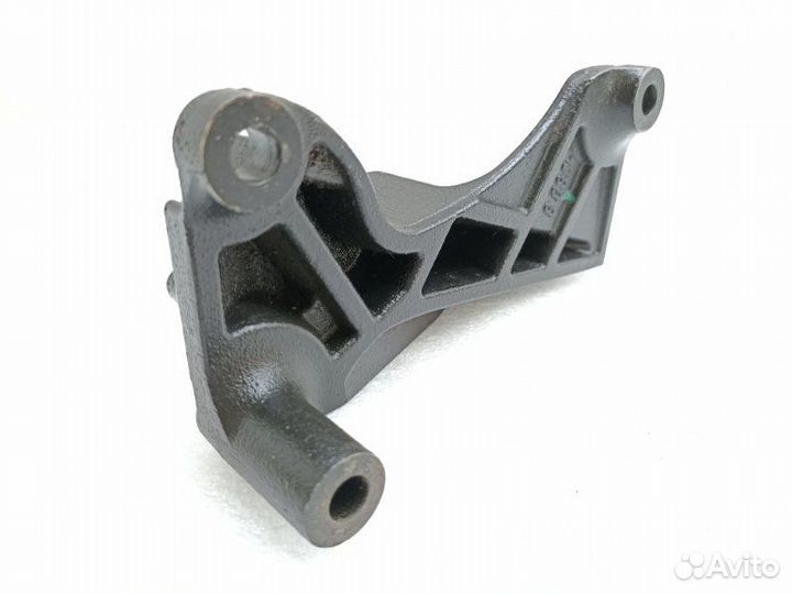 Кронштейн двигателя правый Opel Astra H 1.8 2008