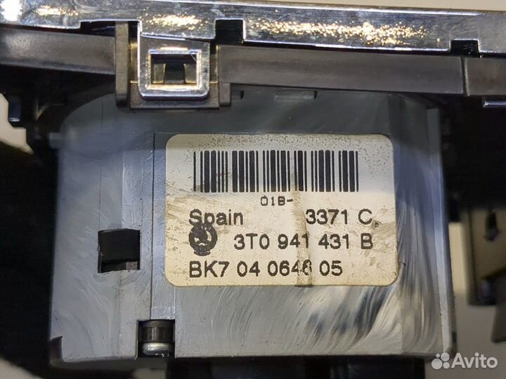 Переключатель света Skoda SuperB, 2012